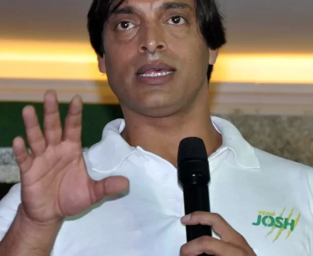 'Virat Kohli की सेंचुरी के रिकॉर्ड को Babar...' Shoaib Akhtar ने...