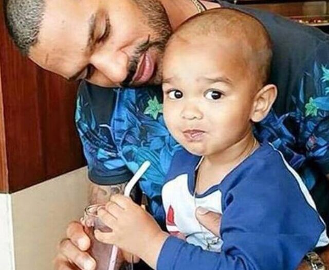 Shikhar Dhawan: कौन कहता है कि पापा रोते नहीं हैं? बेटे से...